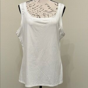 Peter Nygard White Stretchy Tank Top